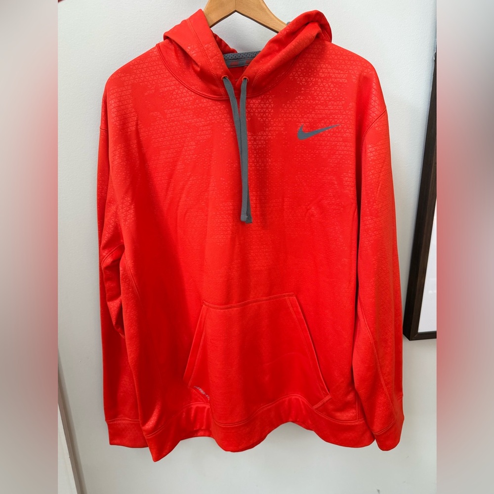 NWOT Men’s Nike Terma Fit orange Pullover Hoodie XL